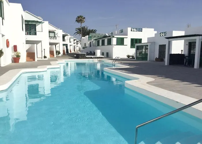 Relax & Pool Next To The